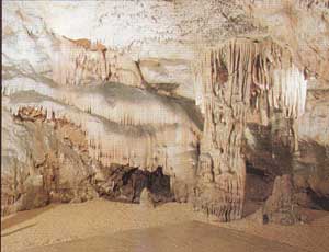 Cave1.jpg